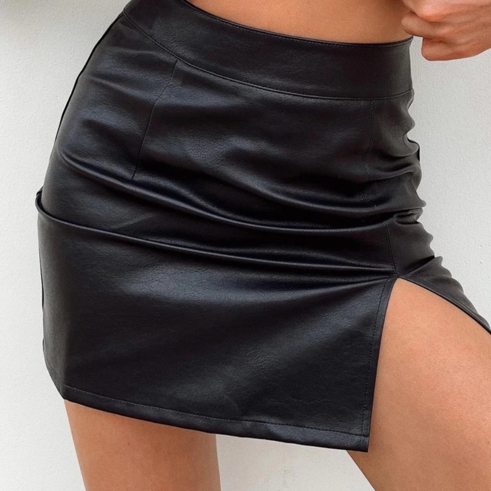 Lioness Black leather Mini Skirt with Slit Size XS